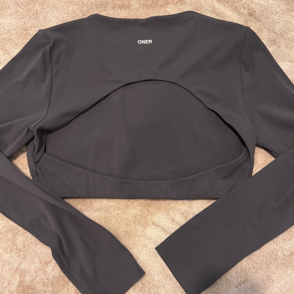 Oner Active Black Long Sleeve Cutout Crop Top